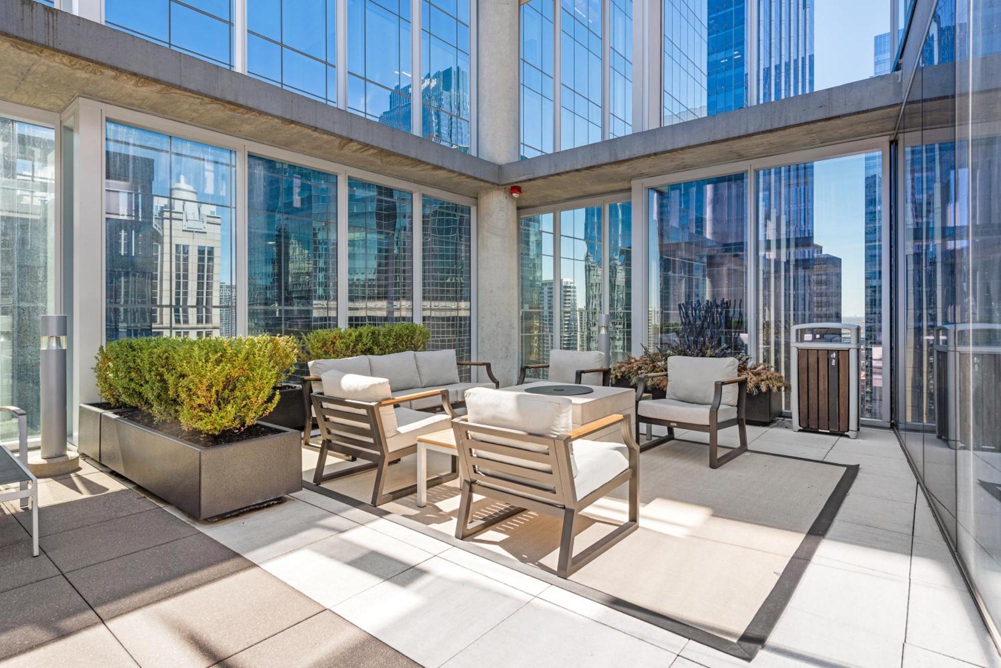 Indoor Pool Gym Rooftop-215-By Cloud9 Apartment Chicago Exterior photo